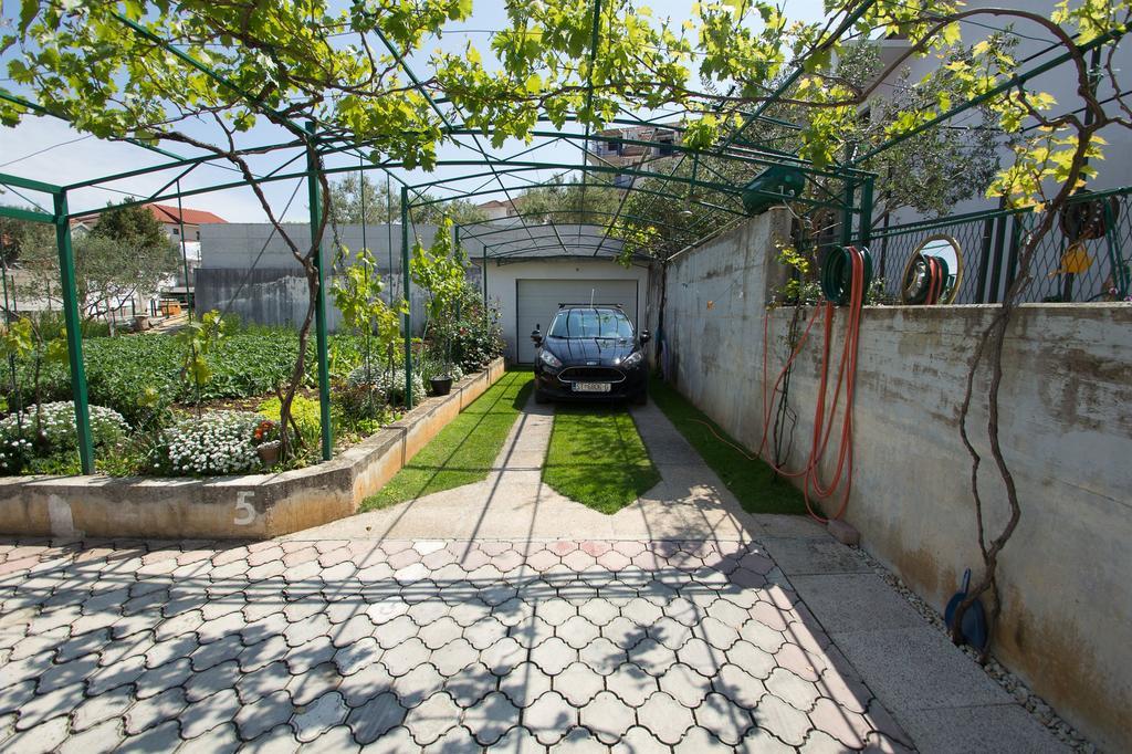 Apartments Mare Trogir Exterior foto